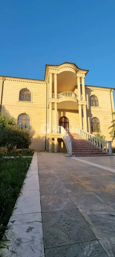 10 otaqlı həyət evi, Ağ şəhər q.