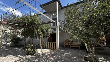 8 otaqlı həyət evi, Əhmədli q.