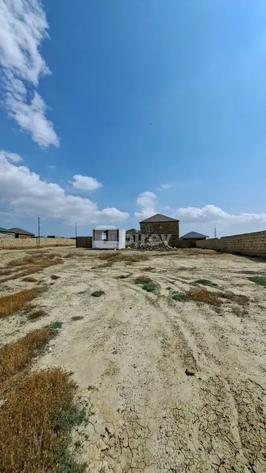 3 sot torpaq, Atyalı q.