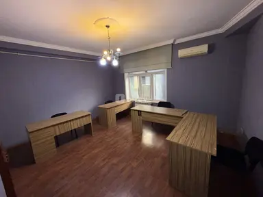 Ofis, Yasamal rayonu, İnşaatçılar m.