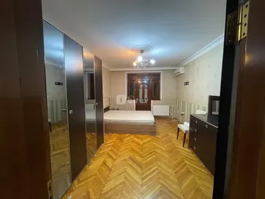 3 otaqlı mənzil, 8-ci kilometr q.